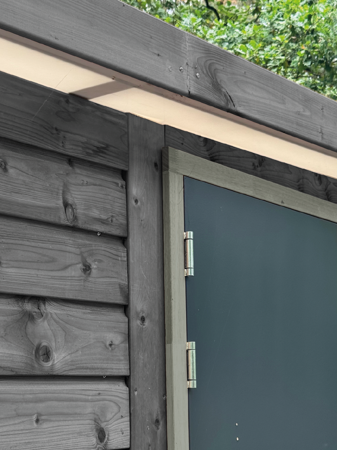 Rabatdelen buitenafwerking (groen geïmpregneerd, zwart gespoten)